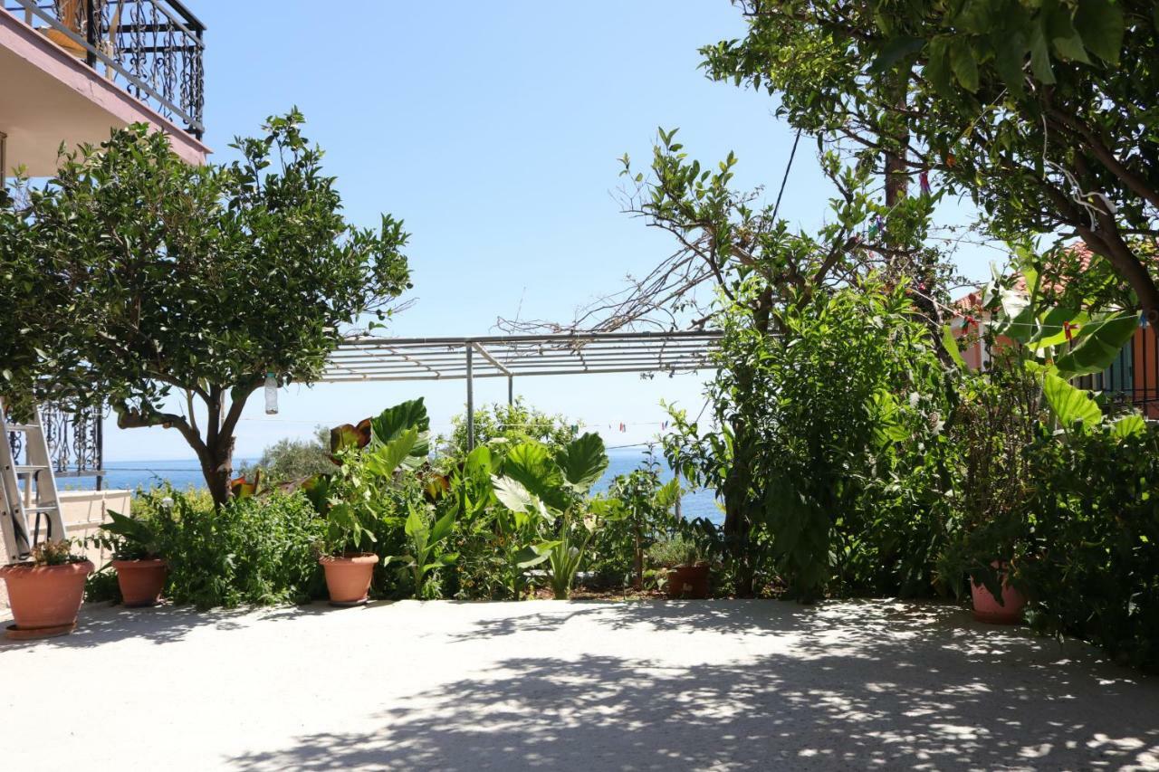 Michaela Hotel Poros  Екстериор снимка